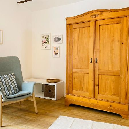 Restaurierter Altbau Mit Privatem Innenhof & Parkplatz Grossfischlingen 外观 照片